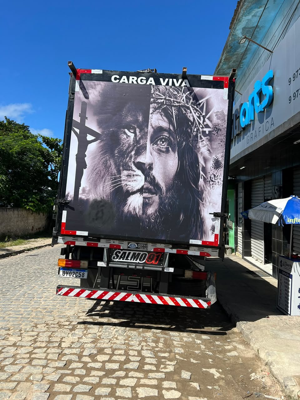 Trabalhos de Comunicação Visual Veicular feitos pela Digiarts Gráfica