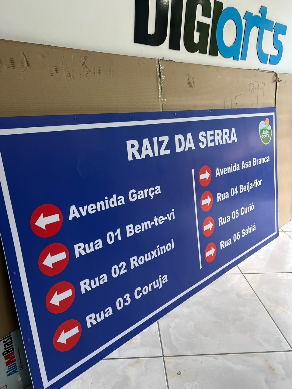 Trabalhos de Placas e Sinalização feitos pela Digiarts Gráfica