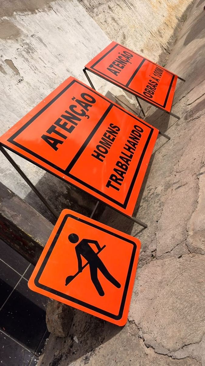 Trabalhos de Placas e Sinalização feitos pela Digiarts Gráfica