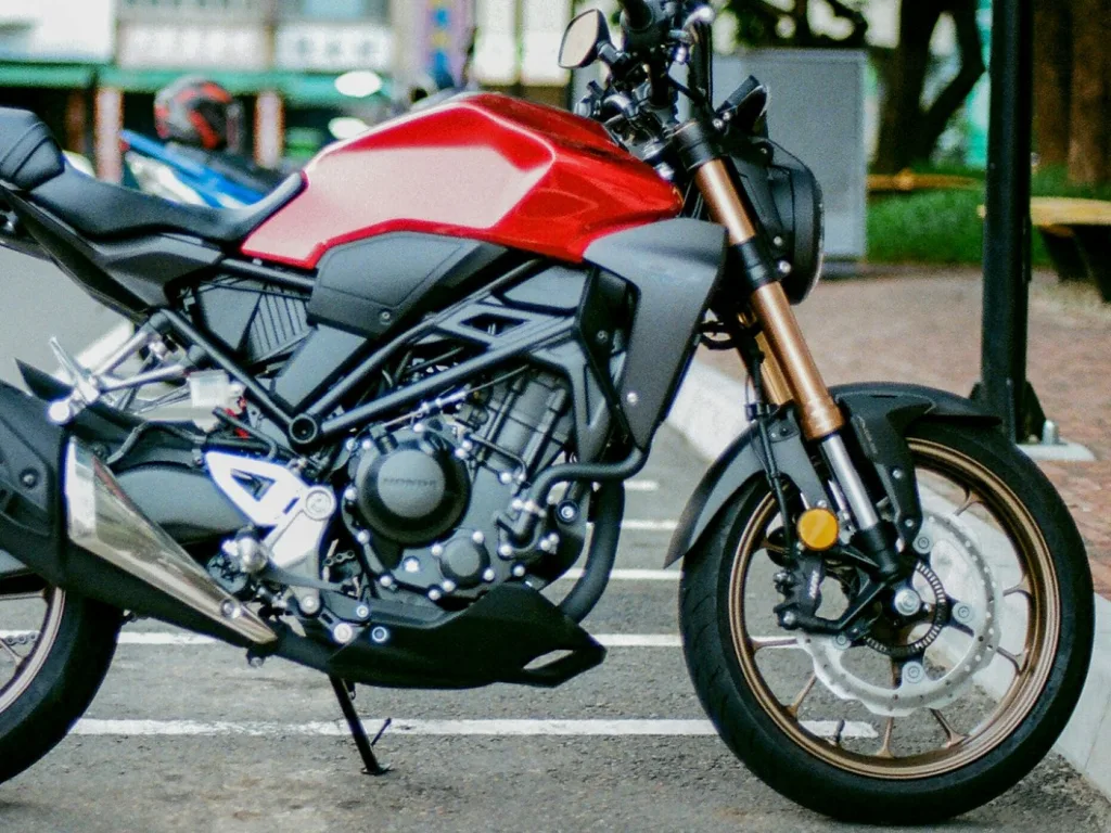 Honda CB 300F Twister — foto 2