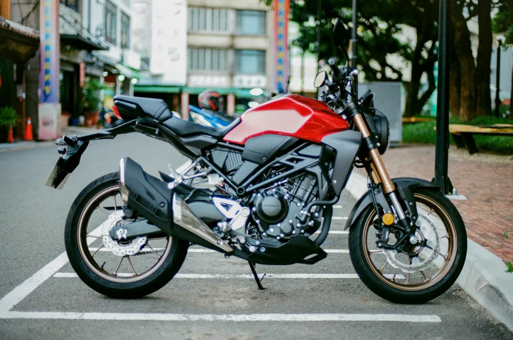 Honda CB 300F Twister — foto 1