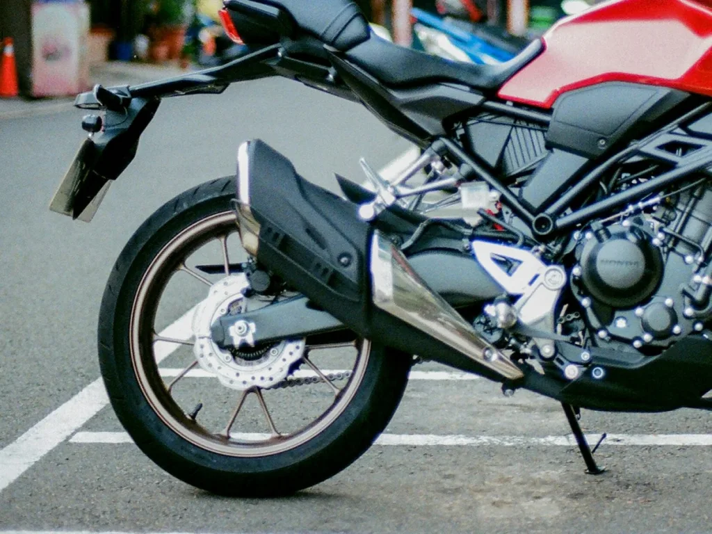 Honda CB 300F Twister — foto 3