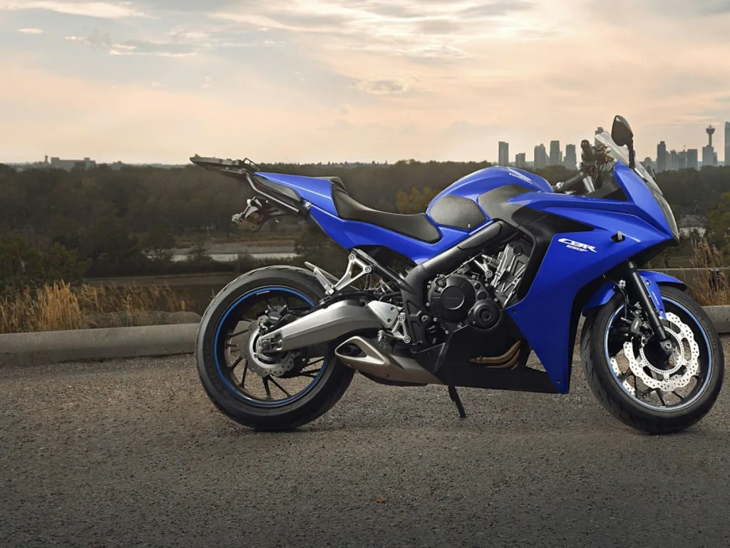 Yamaha YZF-R3 — foto 3