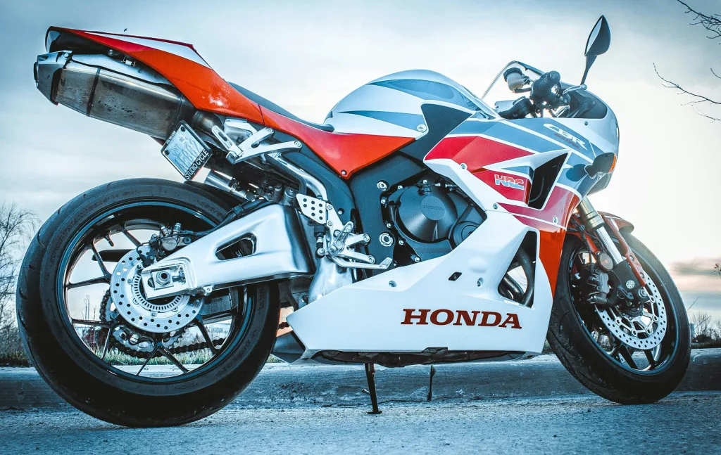 Honda CBR 650R — foto 1