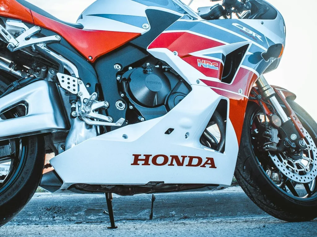 Honda CBR 650R — foto 2